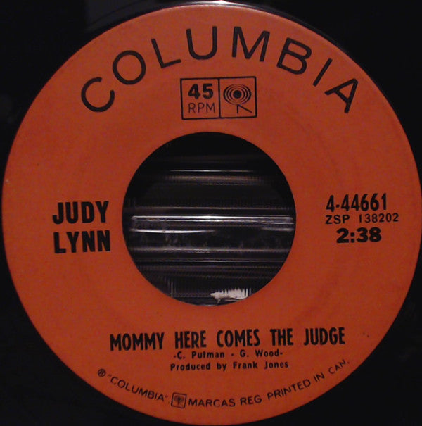 Judy Lynn : Mommy Here Comes The Judge (7", Single)