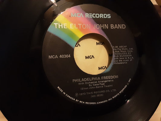 Elton John Band : Philadelphia Freedom / I Saw Her Standing There (7", Single)