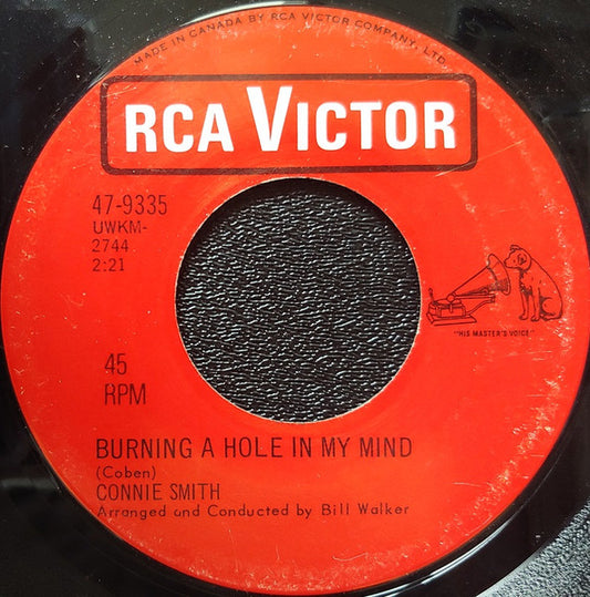 Connie Smith : Burning A Hole In My Mind / Only For Me (7", Single)