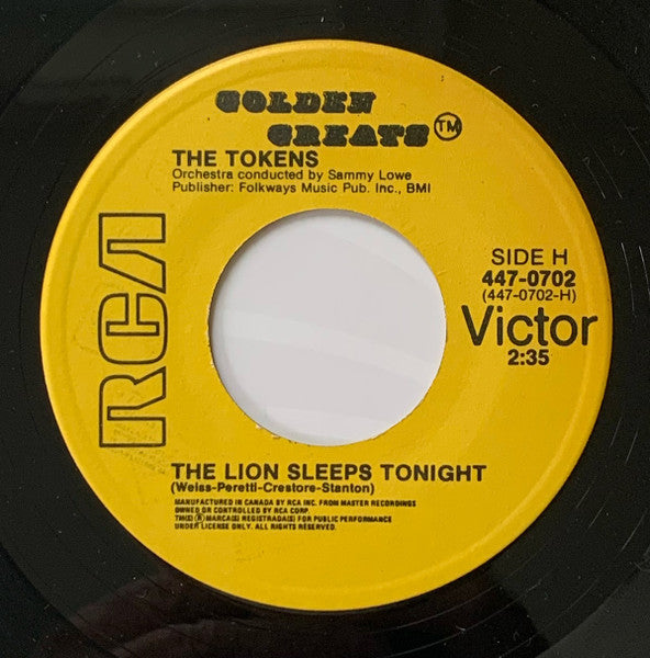 The Tokens : The Lion Sleeps Tonight (7", Single)