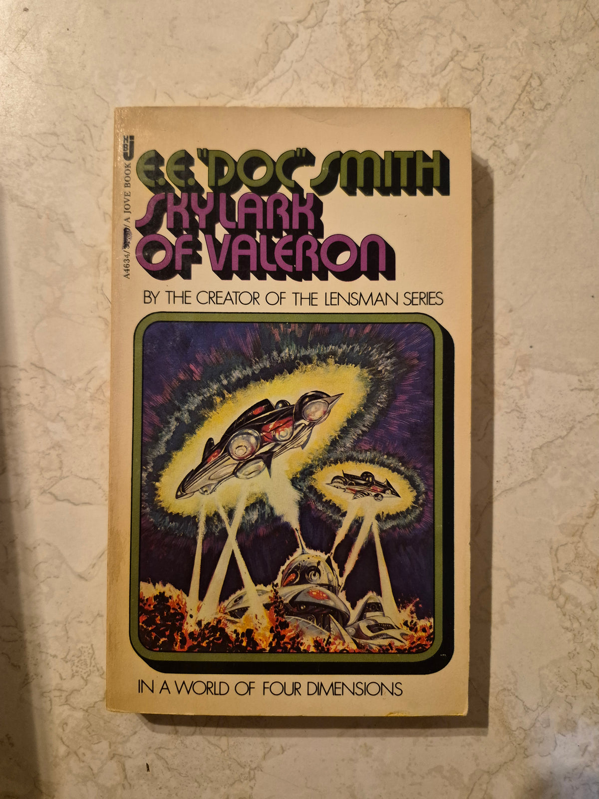 Front cover of Skylark of Valeron by E.E. Doc Smith with spaceships