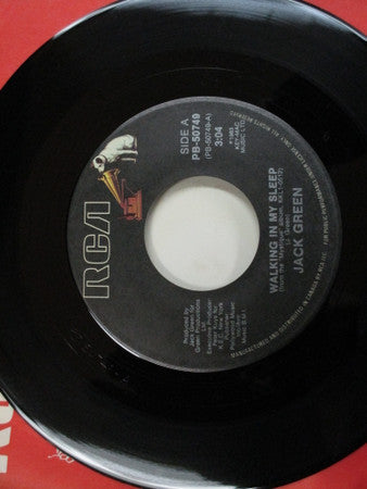 Jack Green : Walking In My Sleep / Don't Kick Me (When I'm Down) (7", Single)