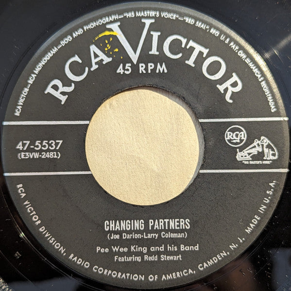 Pee Wee King & His Band Featuring Redd Stewart : Changing Partners (7", Single)