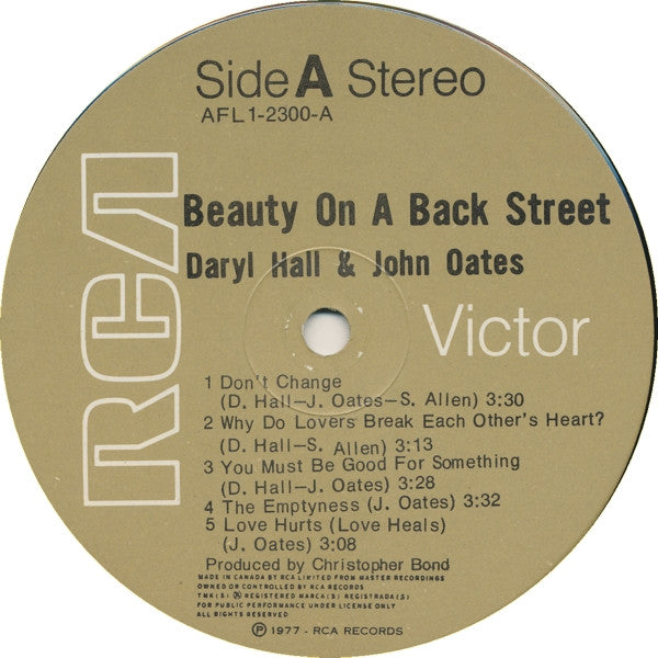 Daryl Hall & John Oates : Beauty On A Back Street (LP, Album)