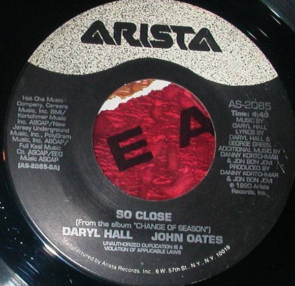 Daryl Hall John Oates* : So Close (7")