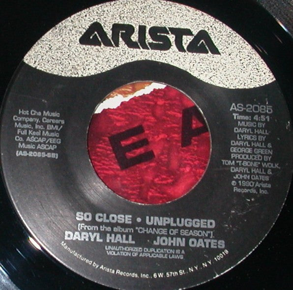 Daryl Hall John Oates* : So Close (7")