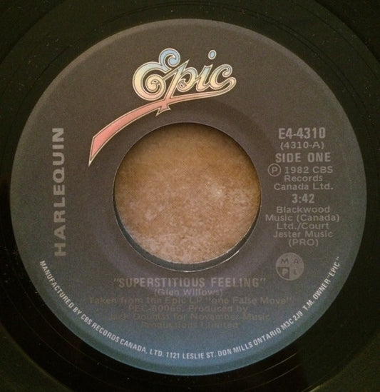 Harlequin (3) : Superstitious Feeling (7", Single)