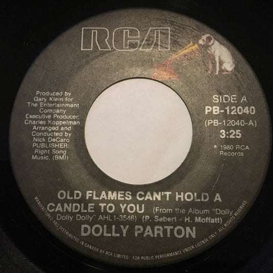 Dolly Parton : Old Flames Can't Hold A Candle To You (7", Single)